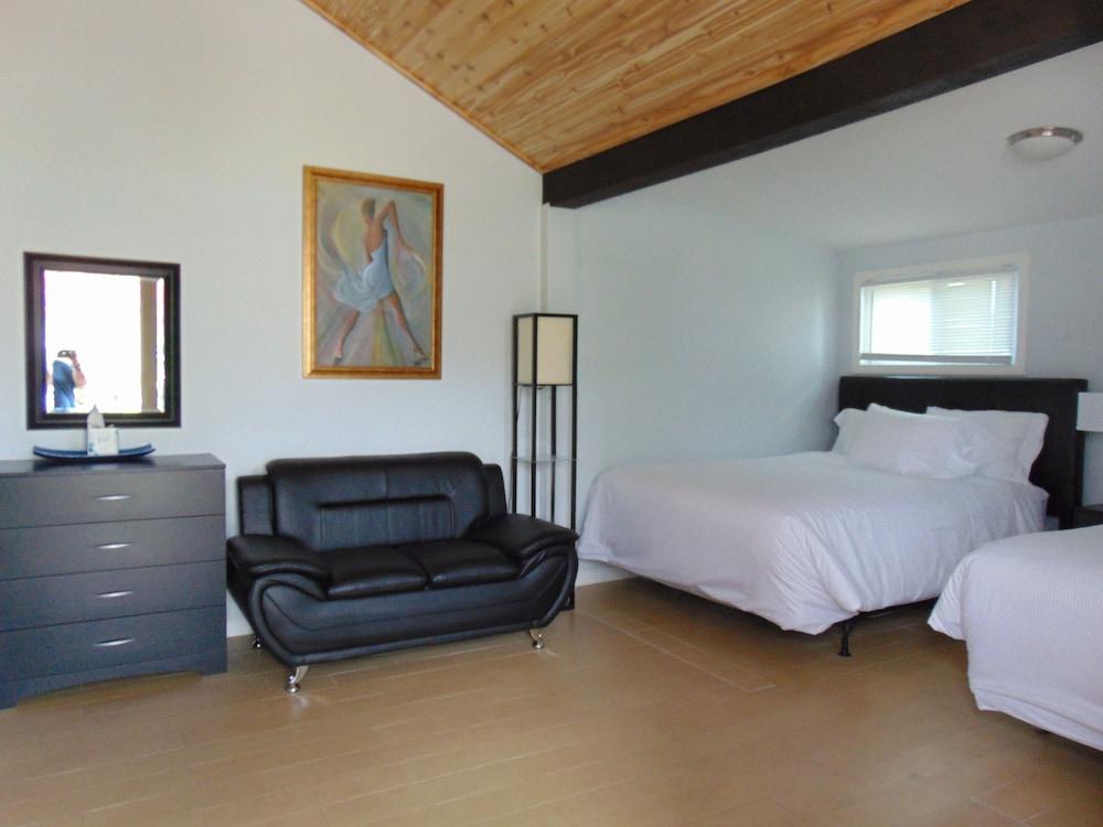 Baywatch Hotel & Marina photo 4