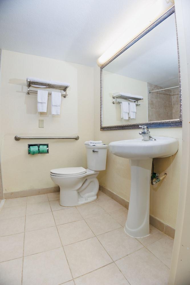 Garnet Inn & Suites, Orlando photo 98