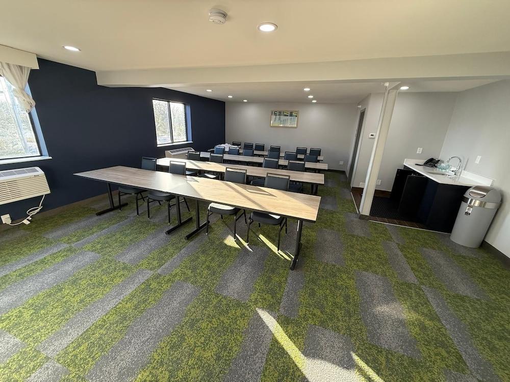 Spark by Hilton Norfolk photo 18