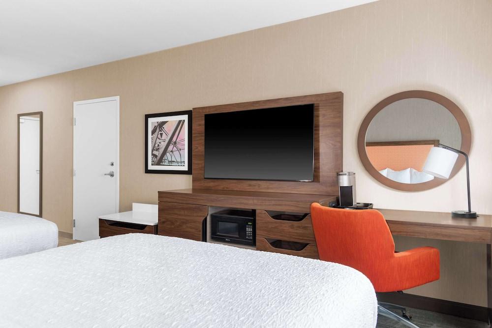 Hampton Inn & Suites Sacramento-Cal Expo photo 11