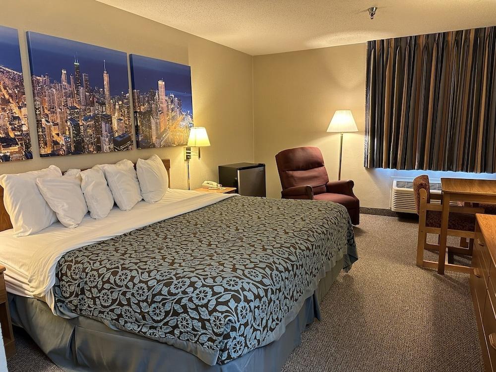 Econo Lodge El Paso, IL photo 12