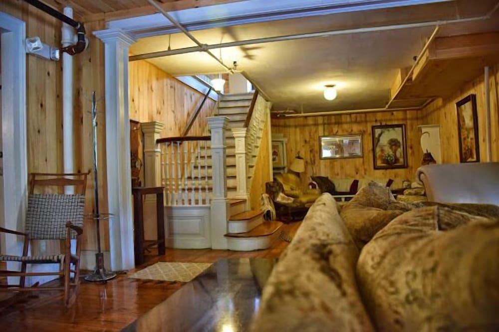 The Baseball Hotel photo 5