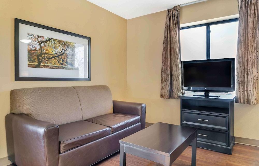 Extended Stay America Select Suites Detroit Ann Arbor Univ S photo 13