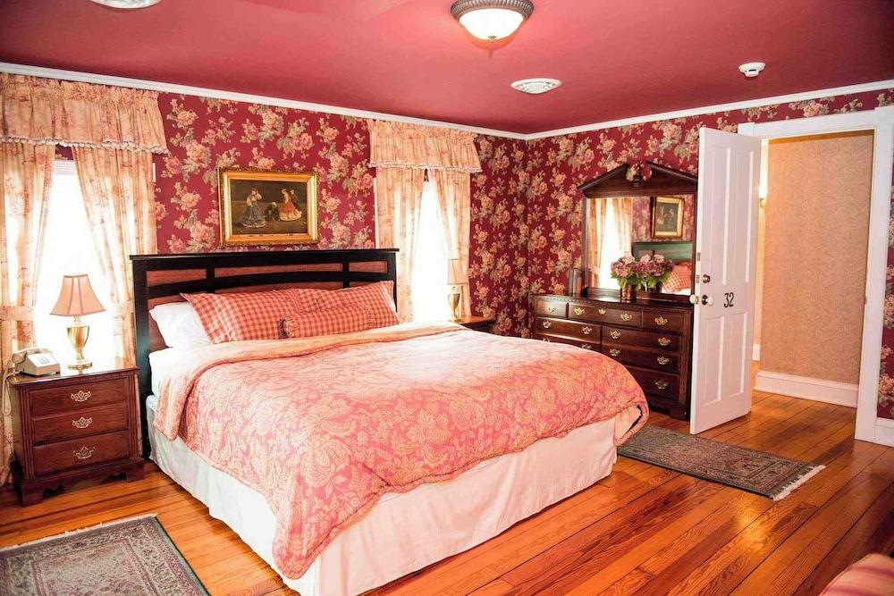 Springside Inn photo 25