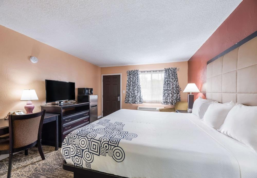 Rodeway Inn Modesto near Downtown photo 5