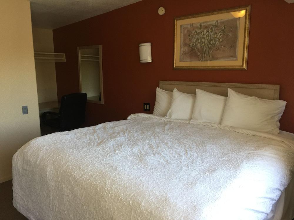 Desert Inn photo 5