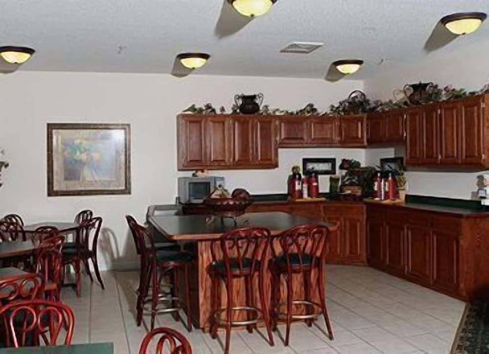 GrandStay Residential Suites Hotel photo 30