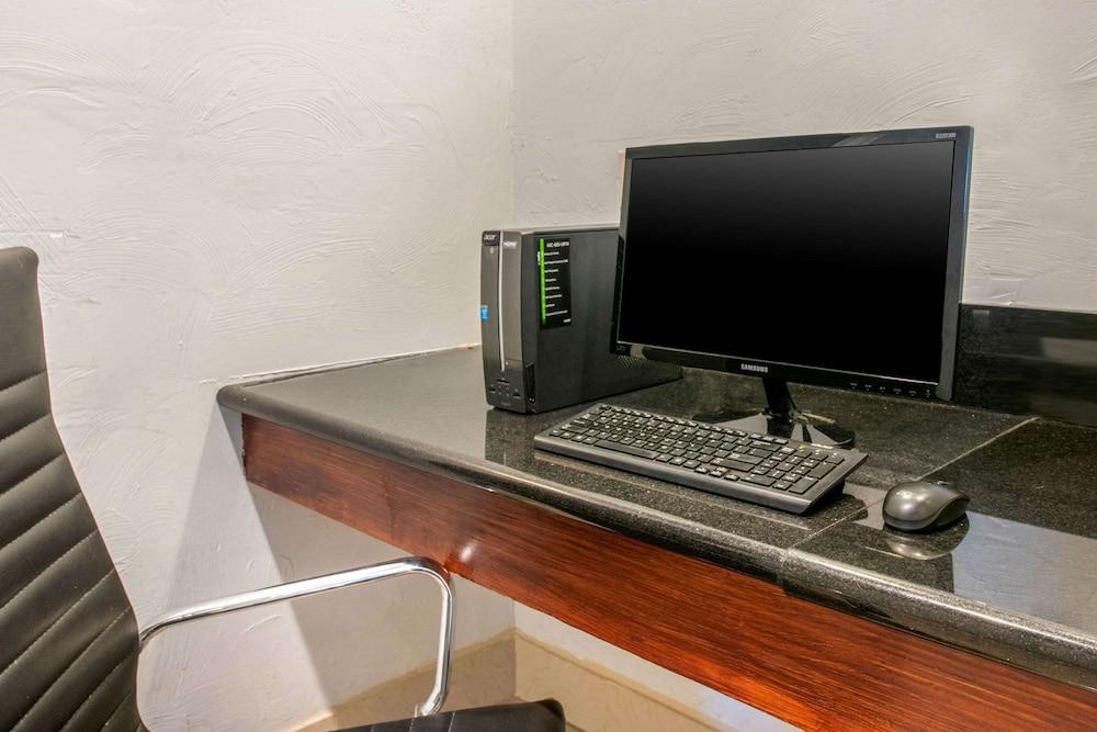 Quality Inn & Suites Jacksonville-Baymeadows photo 26