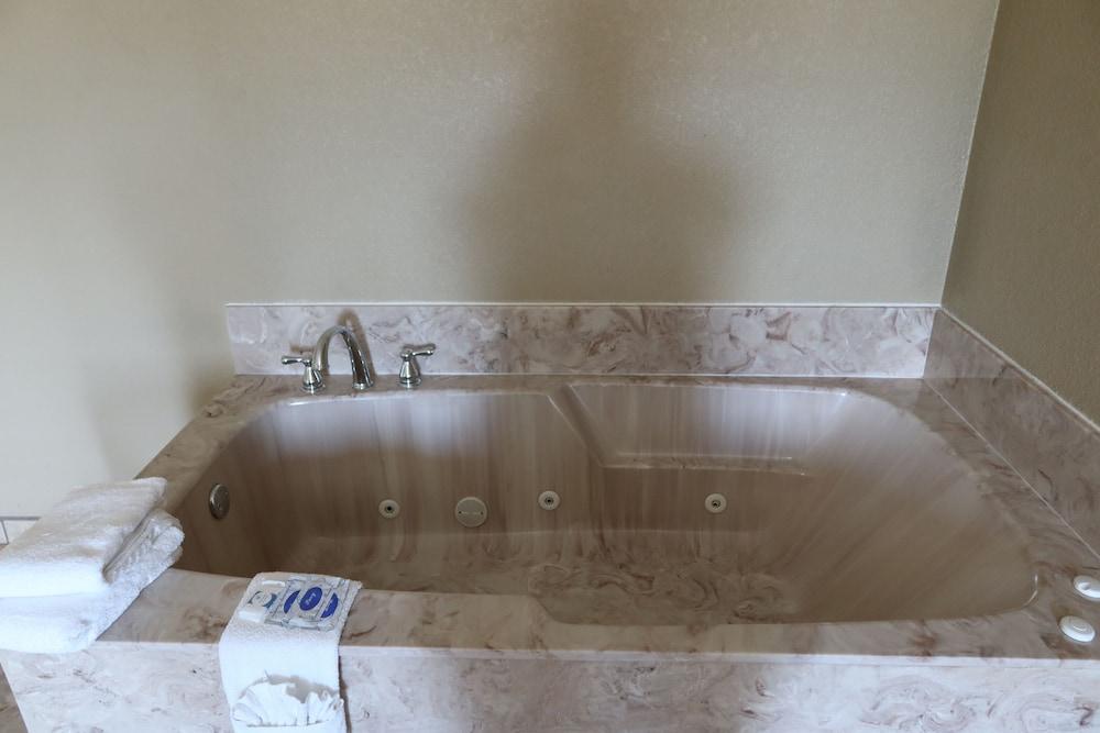 West Worth Inn and Suites photo 27