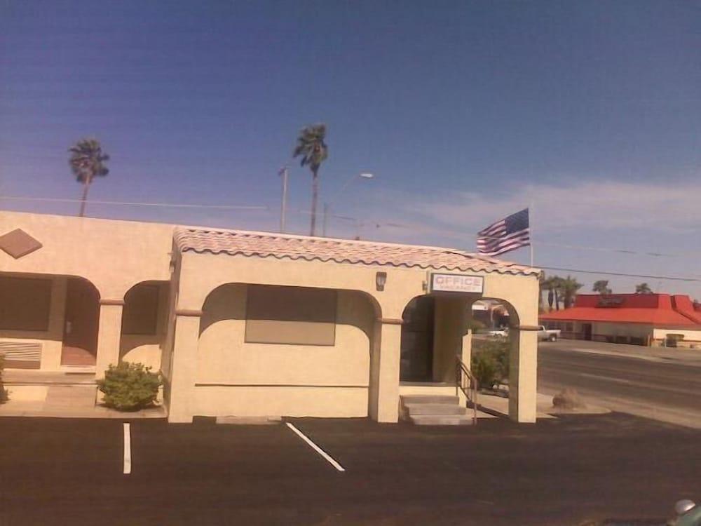 Budget Inn photo 12