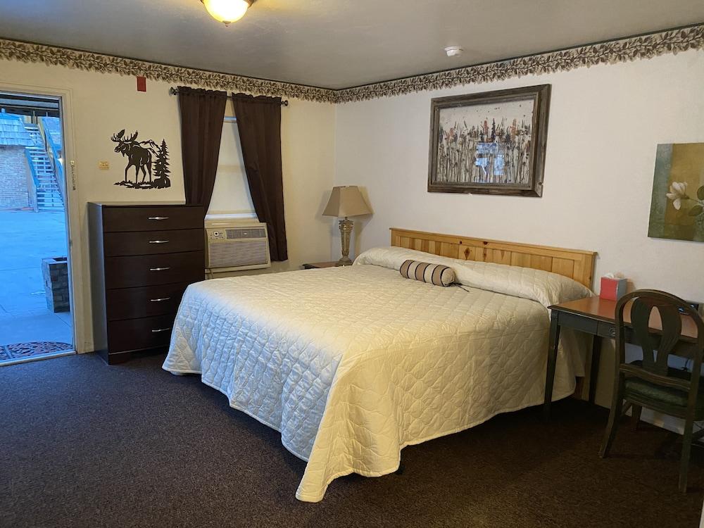 Rustic Inn Motel photo 94