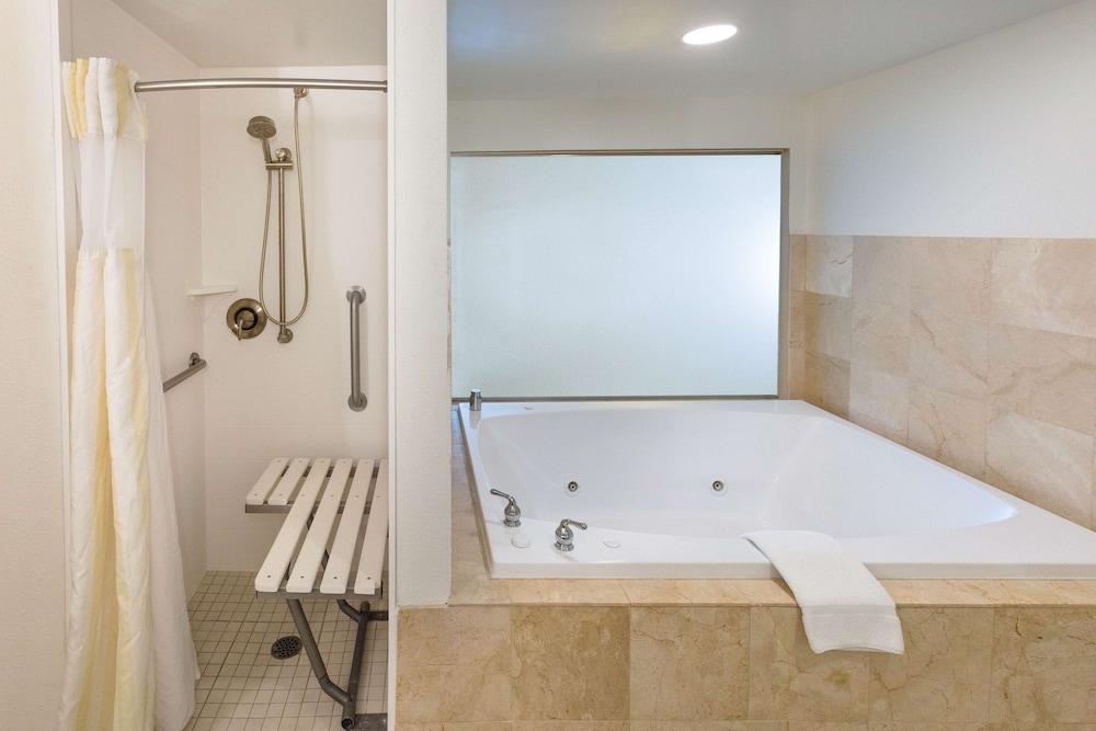Hilton Garden Inn Jacksonville Airport photo 42