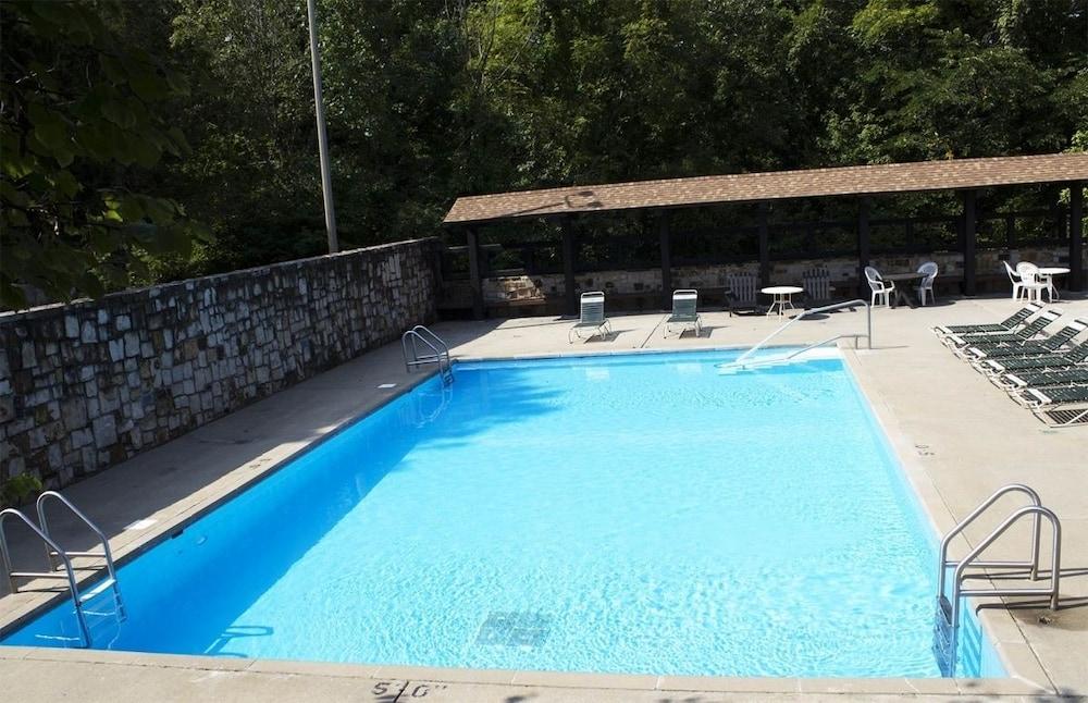 Giant City Lodge photo 11