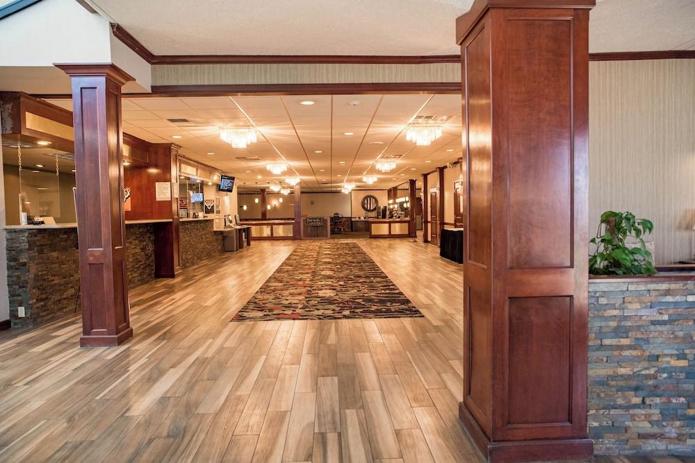 Grand Idaho Inn & Suites photo 2