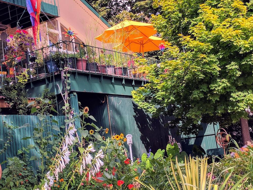 Ann Arbor B&B Inn photo 9