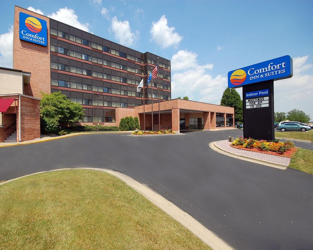 Comfort Inn & Suites Madison - Airport photo 47
