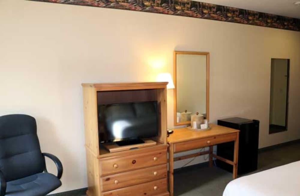 Pellston Lodge photo 2