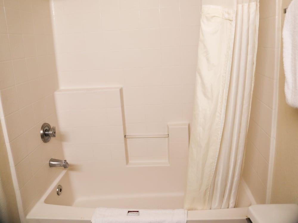 Budget Inn photo 4