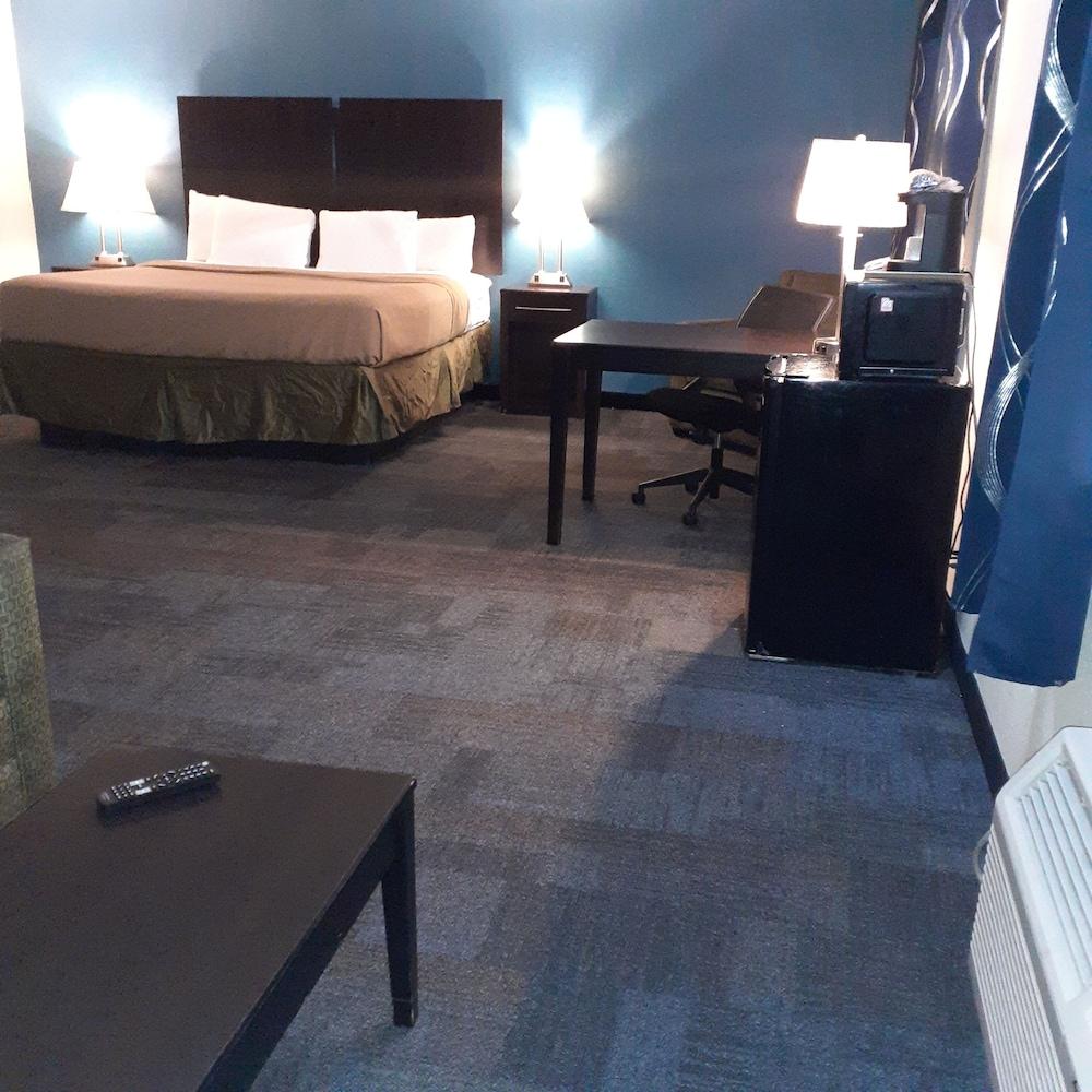 Americas Best Value Inn & Suites Phenix City photo 12