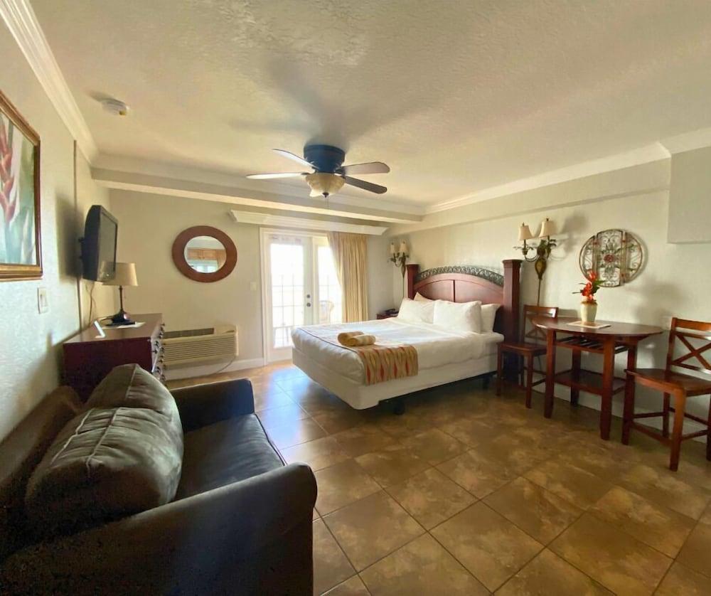 Beso Del Sol Resort photo 39