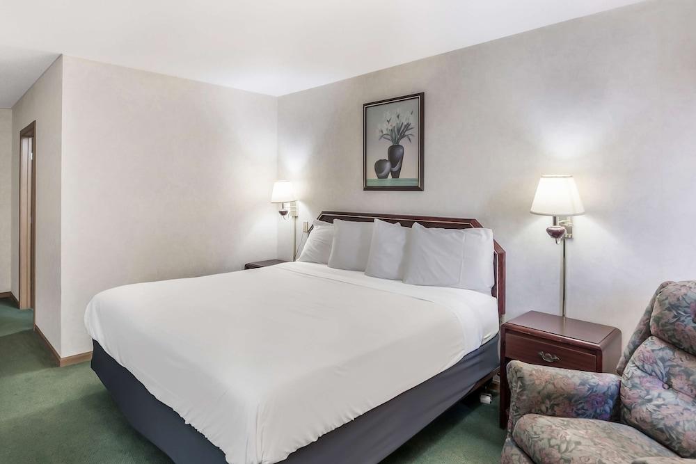 Americas Best Value Inn Wenona photo 17