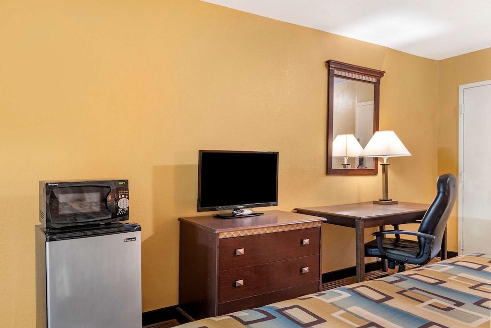 Econo Lodge Cuthbert photo 8