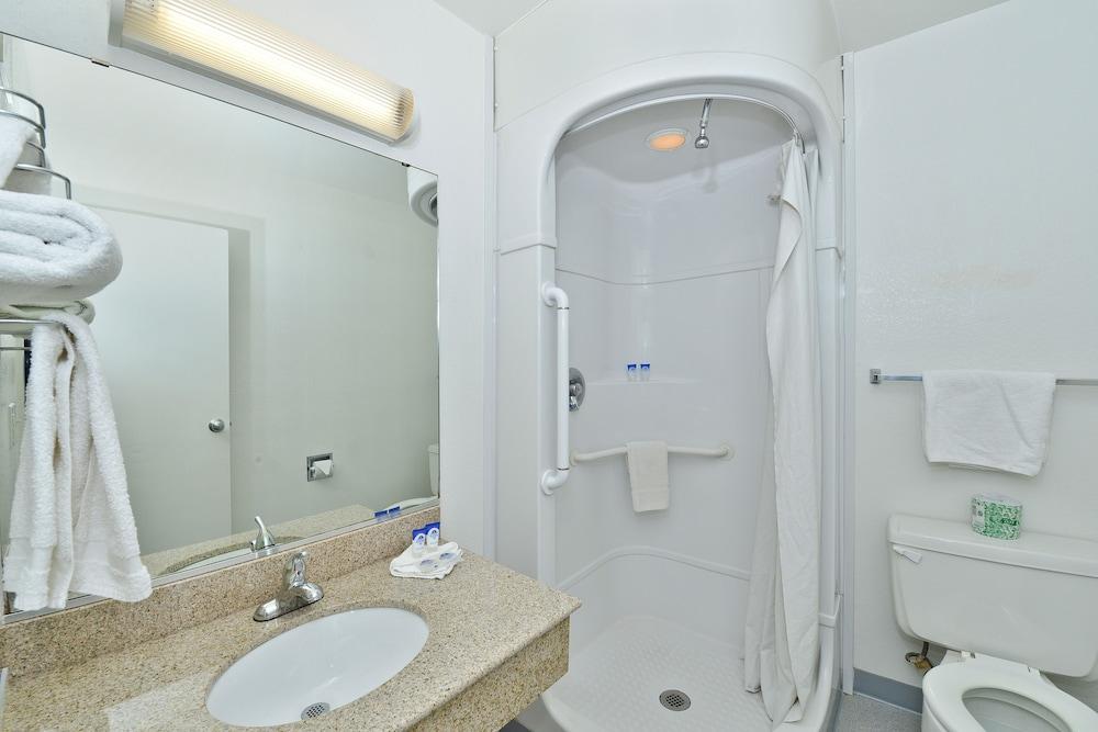 Americas Best Value Inn Amarillo Airport photo 23