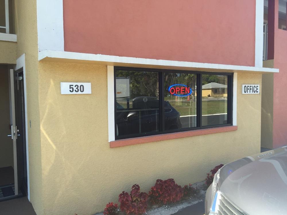 Budget Inn photo 27