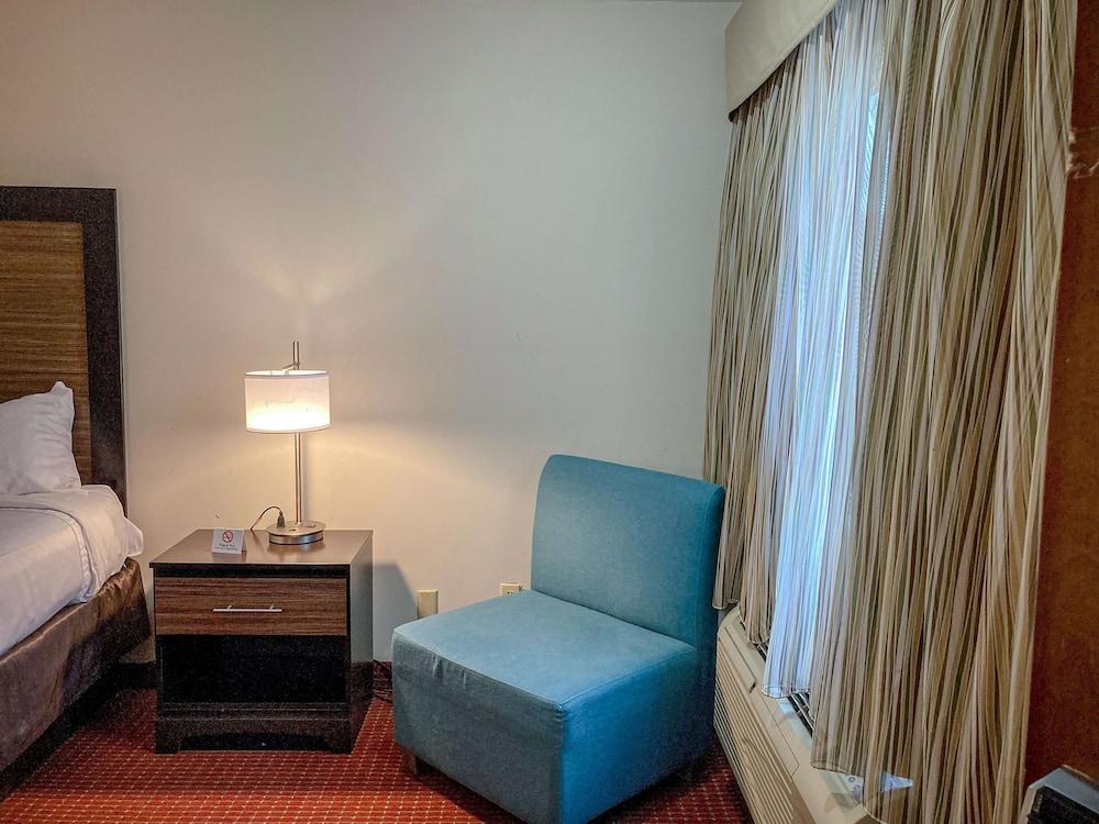 Motel 6 Elkhart, IN photo 10