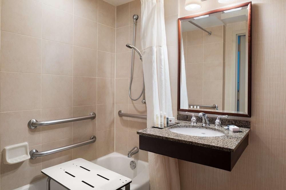 Doubletree by Hilton Somerset Hotel and Conference Center photo 20