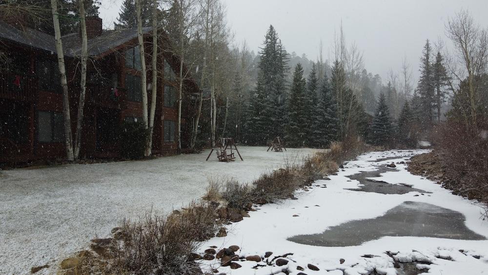 Aspen Winds on Fall River photo 29