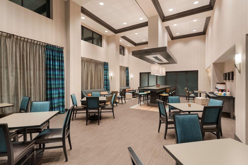 Hampton Inn & Suites West Des Moines/SW Mall Area photo 4