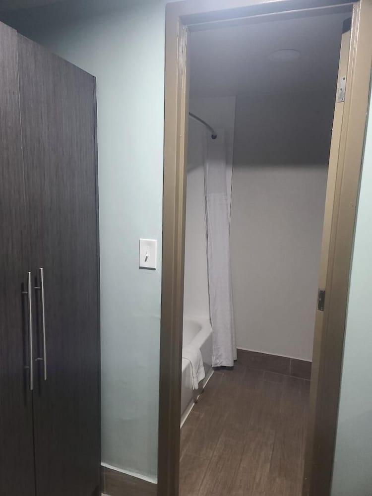 Ocean Reef Suites photo 10