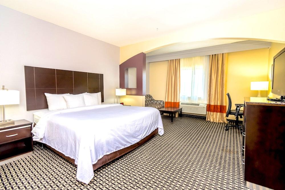 Econo Lodge Inn & Suites East photo 42