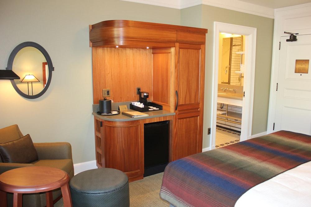 Mammoth Hot Springs & Cabins - Inside the Park photo 26