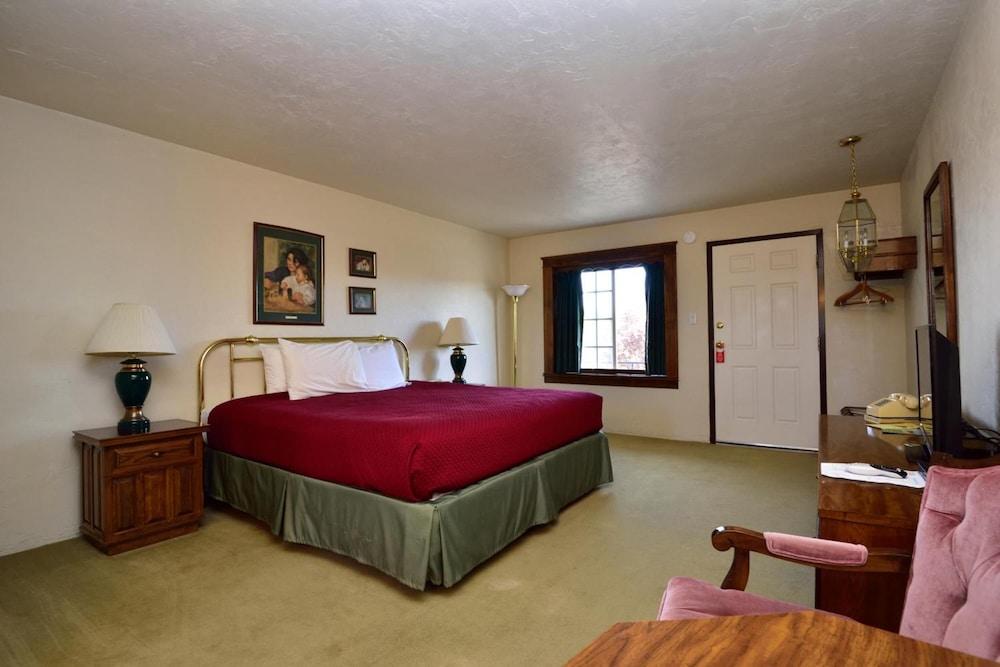 Sequim West Inn photo 18
