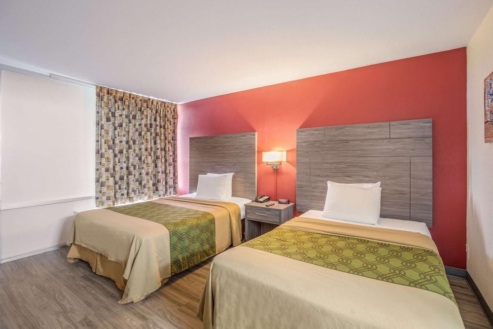 Econo Lodge Thomasville photo 39