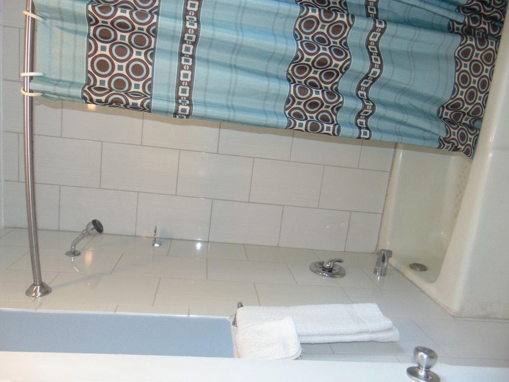 Westbrook Motel photo 15