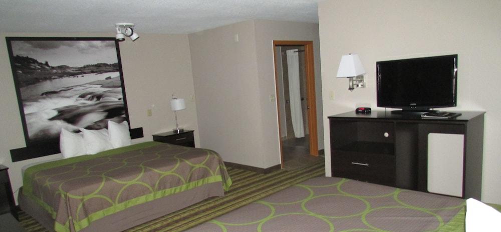 Super 8 by Wyndham Rock Springs photo 10