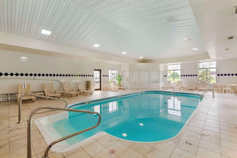 Quality Inn Huron photo 20