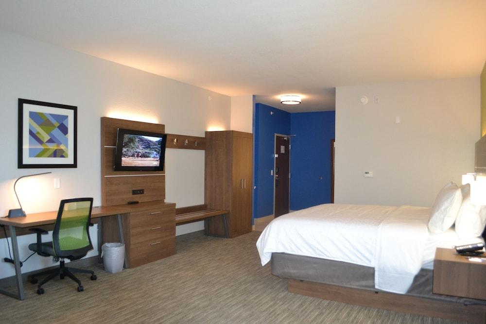 Holiday Inn Express Tallahassee University Central by IHG photo 22