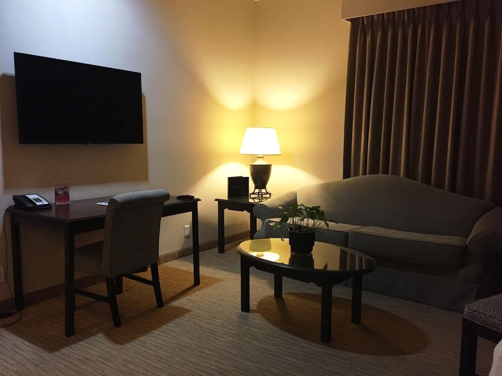 Coast Burbank Hotel photo 16