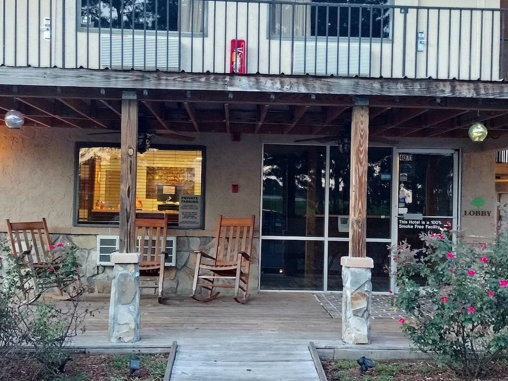 Fairbridge Inn & Suites Richmond Hill photo 35