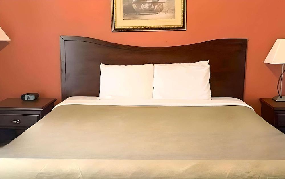 Rodeway Inn Manchester I-90 photo 4