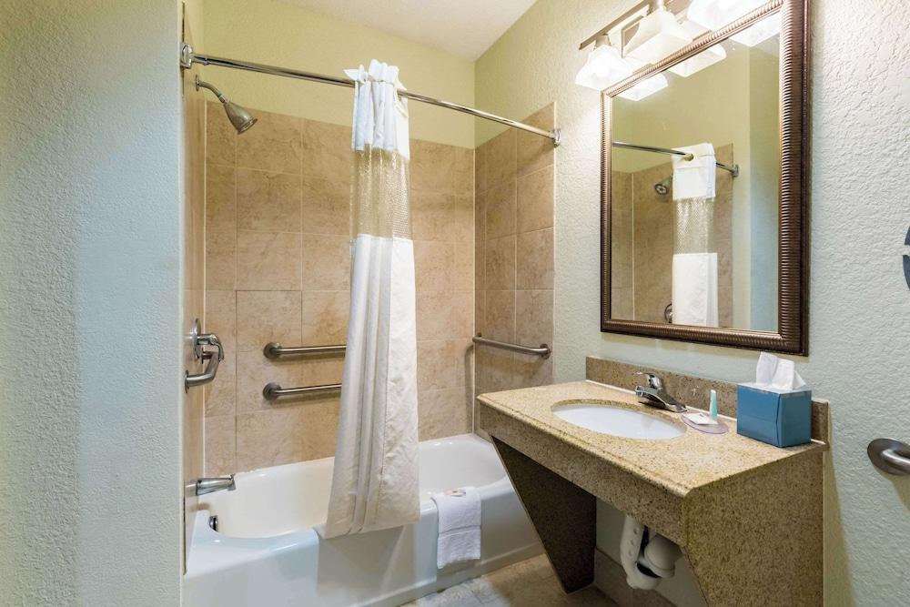 Suburban Studios Beaumont photo 25