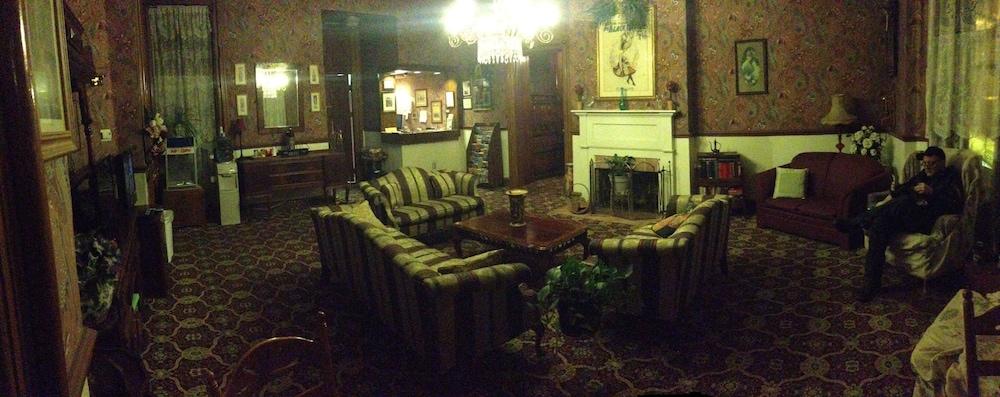Biltmore Suites Hotel photo 11