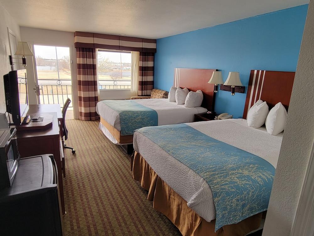 Days Inn by Wyndham Woodward OK photo 6