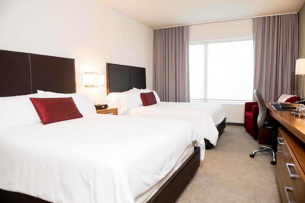 I Hotel And Illinois Conference Center photo 10