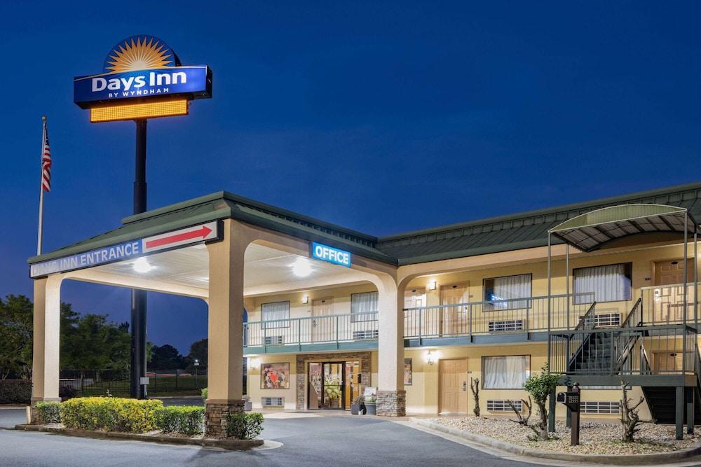 Days Inn by Wyndham Macon I-475 photo 28