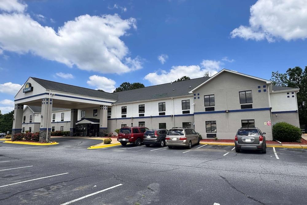 Days Inn by Wyndham Greenville South/Mauldin photo 1